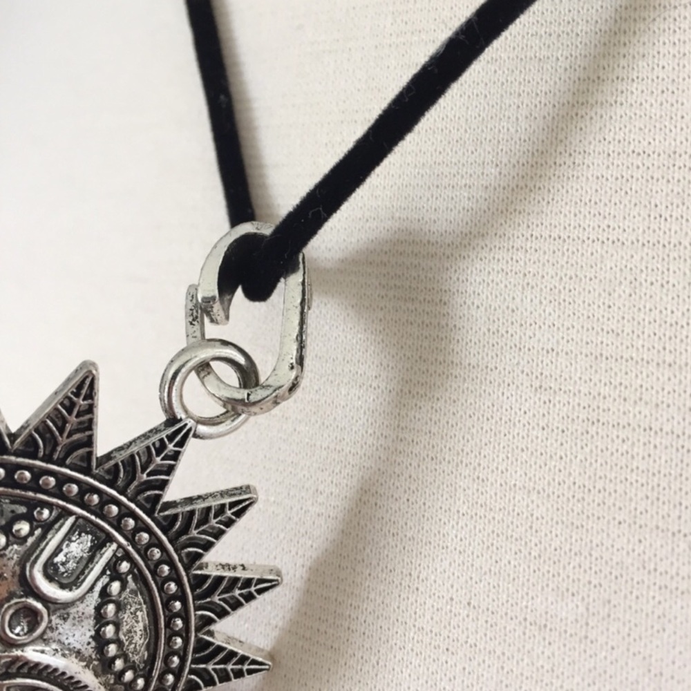 Sun Face Pendant Necklace - NWT - Picture 5 of 6